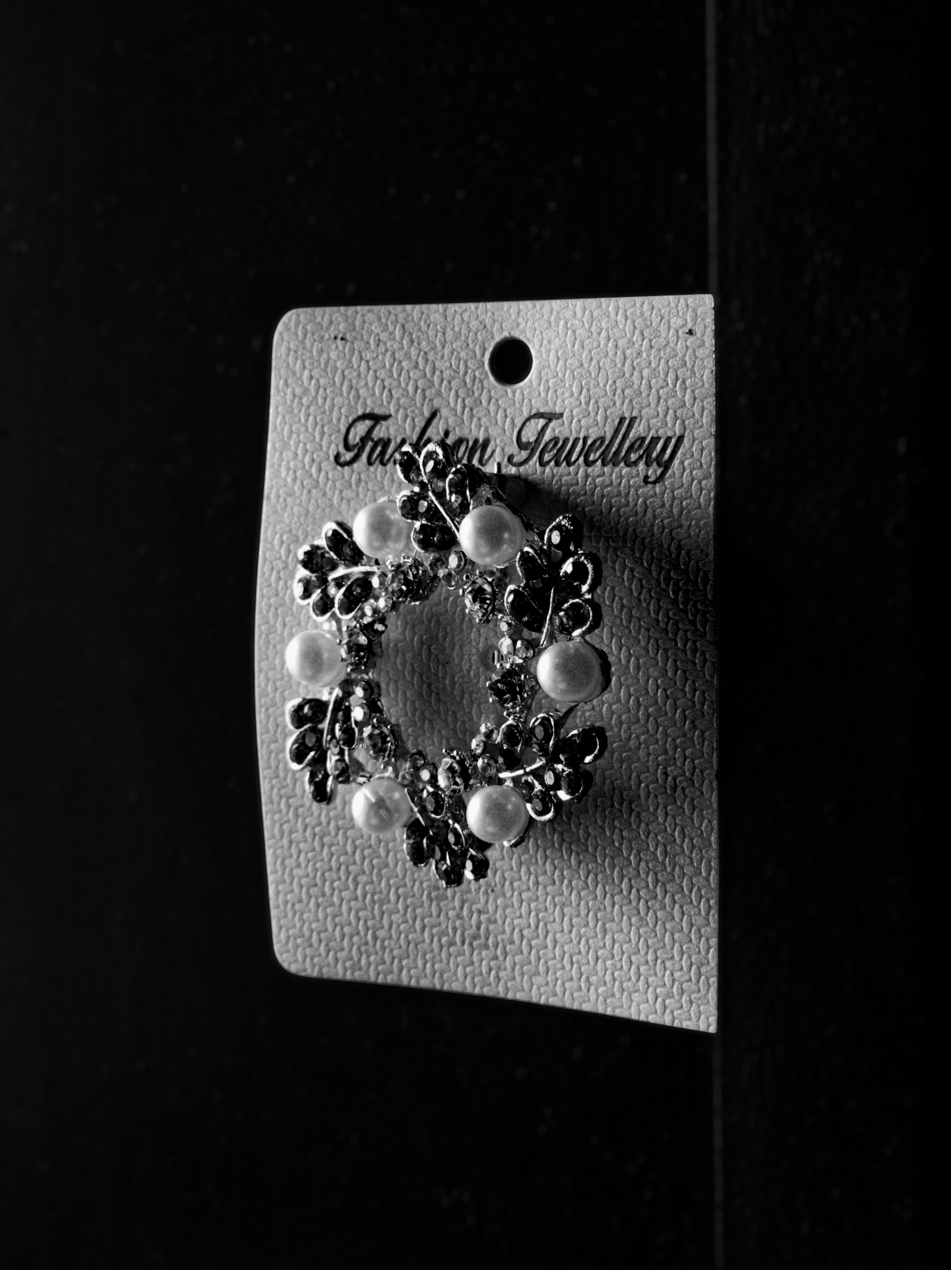 Zarora Radiant Pearl Brooch