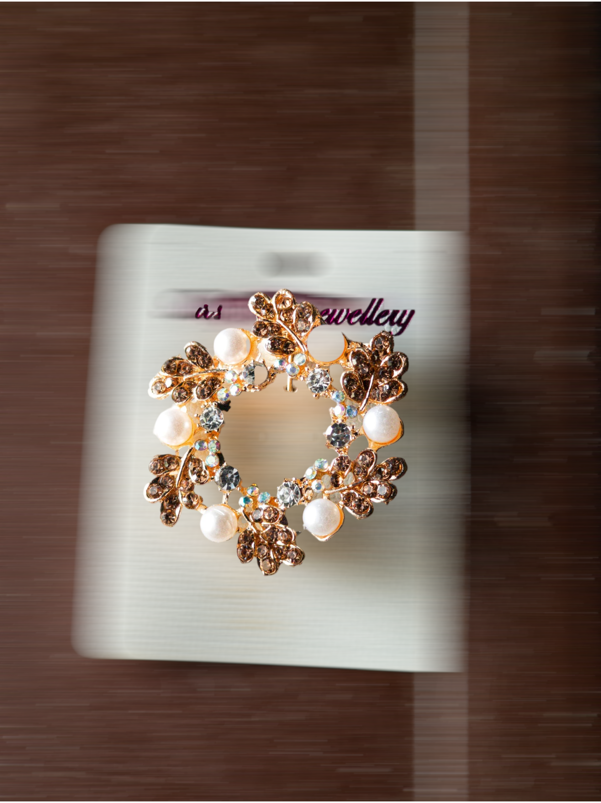 Zarora Radiant Pearl Brooch