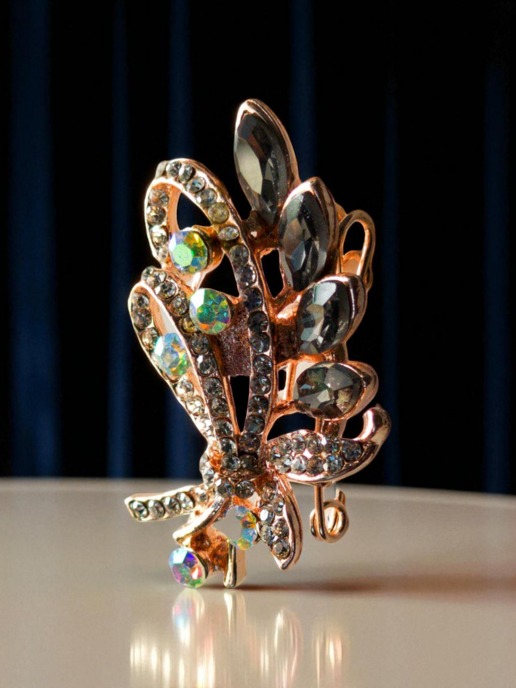 Zarora Opulent Leaf Brooch